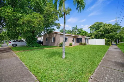 925 NE 4th Street Hallandale Beach FL 33009