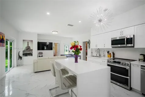 925 NE 4th Street Hallandale Beach FL 33009