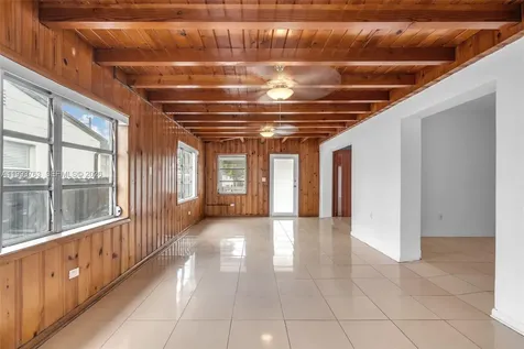 667 E 20th Street Hialeah FL 33013