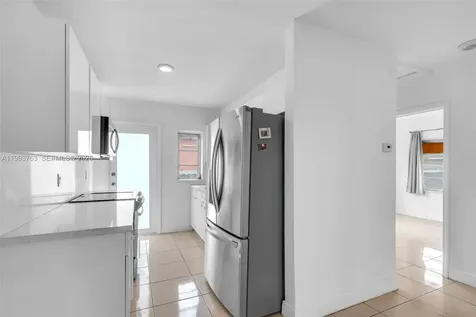 667 E 20th Street Hialeah FL 33013