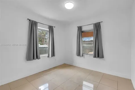 667 E 20th Street Hialeah FL 33013