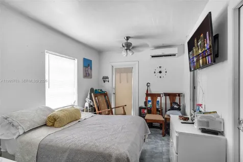667 E 20th Street Hialeah FL 33013