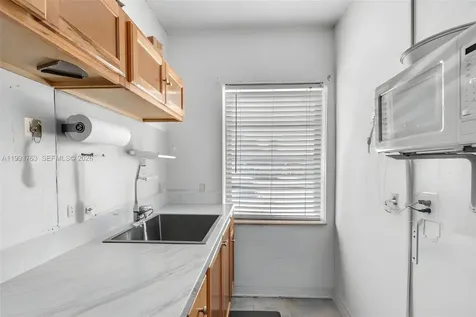 667 E 20th Street Hialeah FL 33013