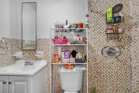 667 E 20th Street Hialeah FL 33013
