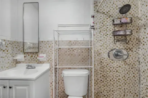 667 E 20th Street Hialeah FL 33013