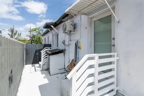 667 E 20th Street Hialeah FL 33013