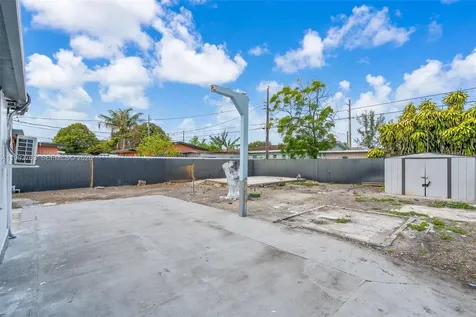 667 E 20th Street Hialeah FL 33013