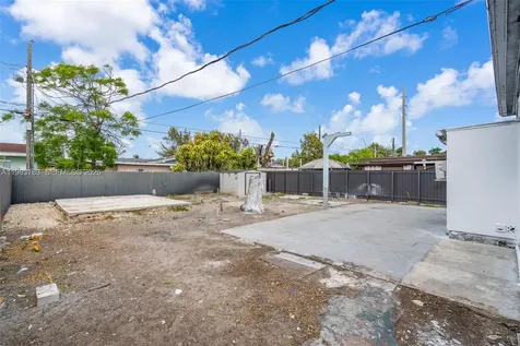 667 E 20th Street Hialeah FL 33013