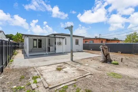 667 E 20th Street Hialeah FL 33013