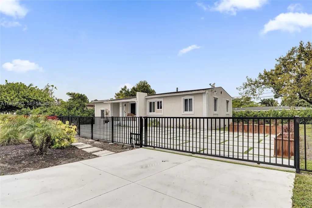 1001 NW 148th Street Miami FL 33168