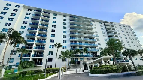 7501 E Treasure Drive North Bay Village FL 33141