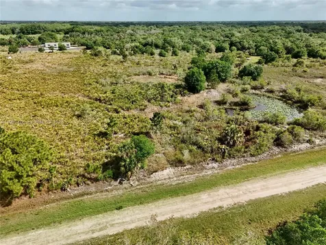 17923 NW 250th Okeechobee FL 34972