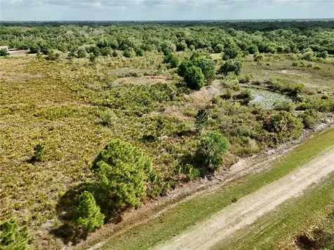 17923 NW 250th Okeechobee FL 34972