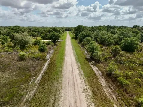 17923 NW 250th Okeechobee FL 34972