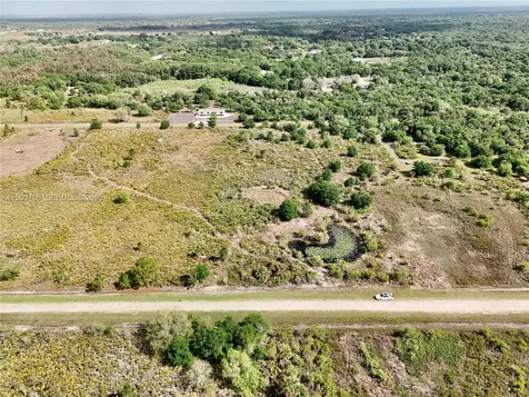 17923 NW 250th Okeechobee FL 34972