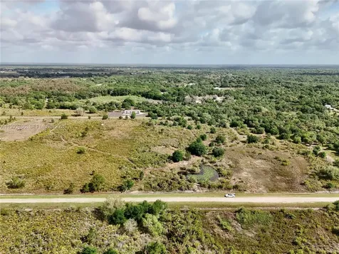 17923 NW 250th Okeechobee FL 34972