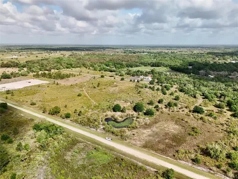17923 NW 250th Okeechobee FL 34972