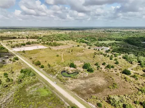 17923 NW 250th Okeechobee FL 34972
