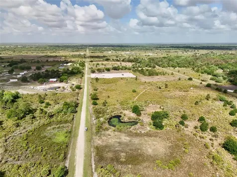 17923 NW 250th Okeechobee FL 34972