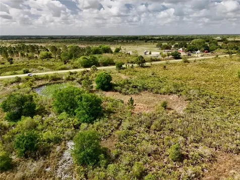 17923 NW 250th Okeechobee FL 34972