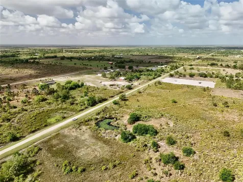 17923 NW 250th Okeechobee FL 34972