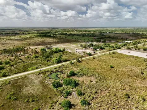 17923 NW 250th Okeechobee FL 34972
