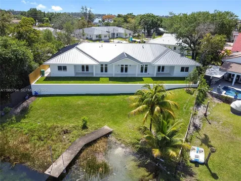 4732 SW 87 Court Miami FL 33165