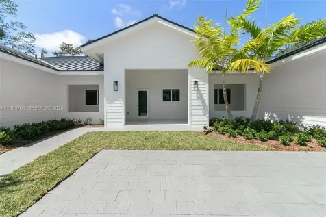 4732 SW 87 Court Miami FL 33165