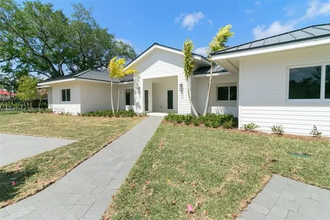 4732 SW 87 Court Miami FL 33165