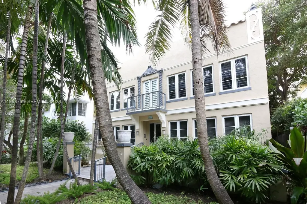 1018 Meridian Avenue Miami Beach FL 33139