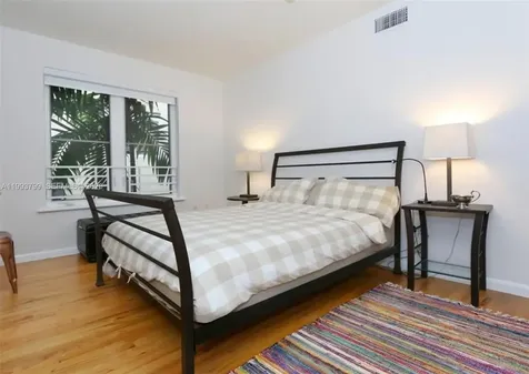 1018 Meridian Avenue Miami Beach FL 33139