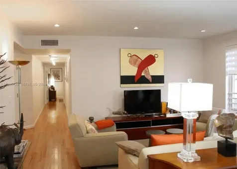 1018 Meridian Avenue Miami Beach FL 33139