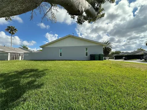 10359 SW 209th Lane Cutler Bay FL 33189