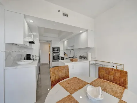7000 Island Boulevard Aventura FL 33160