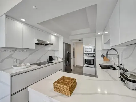 7000 Island Boulevard Aventura FL 33160