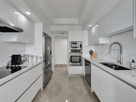 7000 Island Boulevard Aventura FL 33160