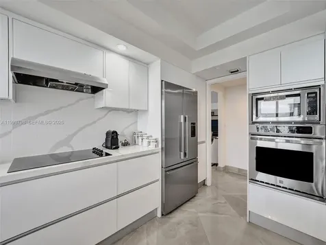 7000 Island Boulevard Aventura FL 33160