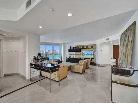 7000 Island Boulevard Aventura FL 33160