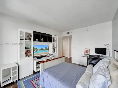 7000 Island Boulevard Aventura FL 33160