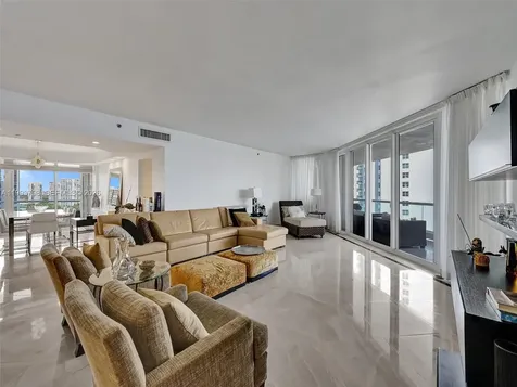 7000 Island Boulevard Aventura FL 33160