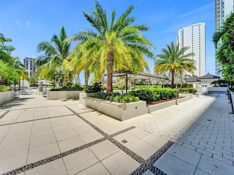 7000 Island Boulevard Aventura FL 33160