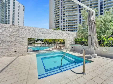 7000 Island Boulevard Aventura FL 33160