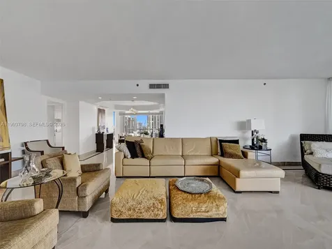 7000 Island Boulevard Aventura FL 33160
