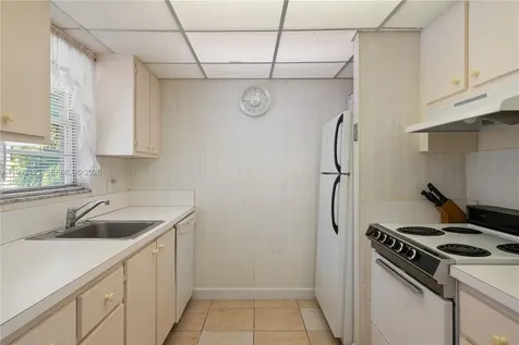 300 Ocean Drive Key Largo FL 33037