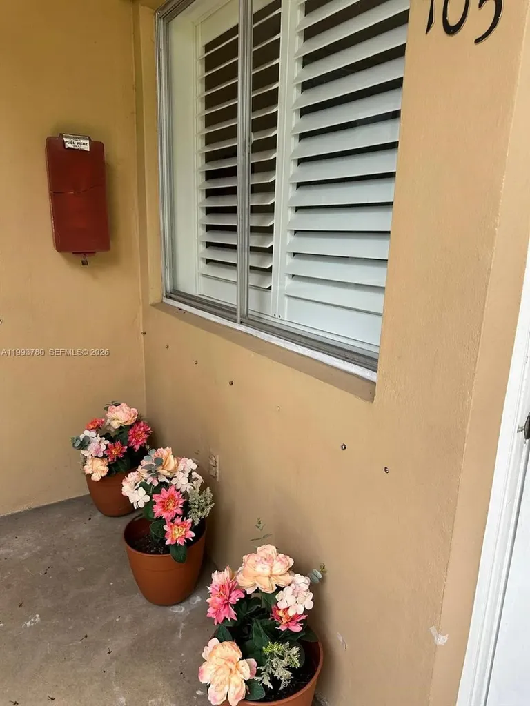 411 S Crescent Drive Hollywood FL 33021