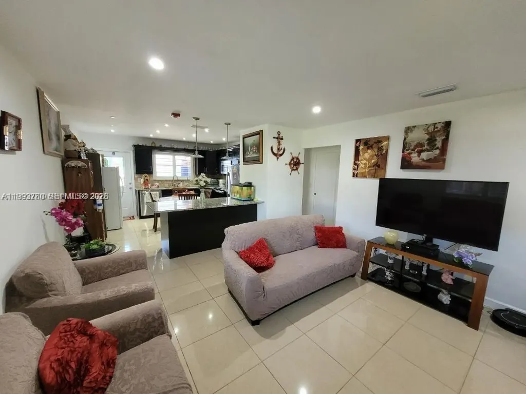 411 S Crescent Drive Hollywood FL 33021
