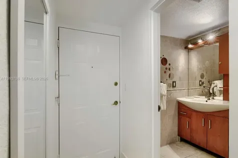 2501 S Ocean Drive Hollywood FL 33019