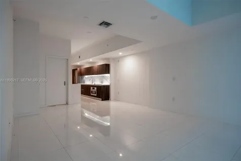 851 NE 1st Avenue Miami FL 33132