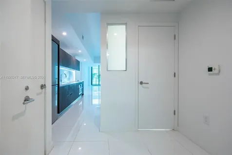851 NE 1st Avenue Miami FL 33132