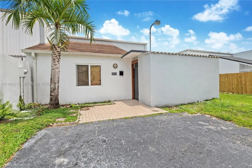 2211 SW 122nd Court Miami FL 33175